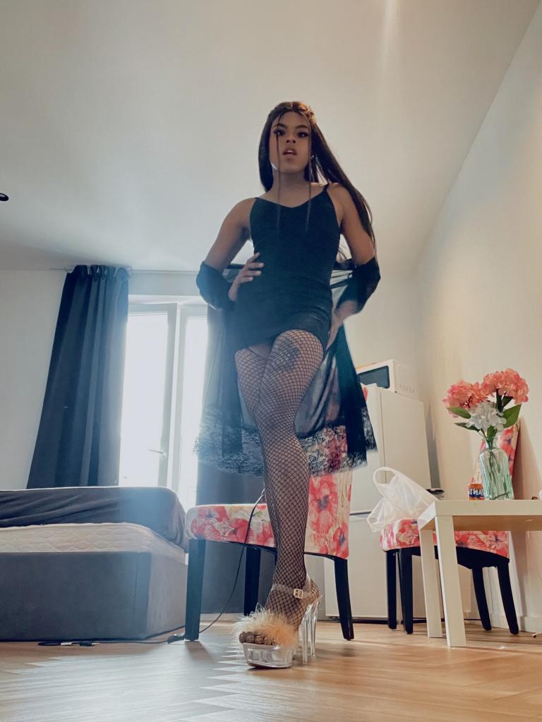 613633169: Travesti en Almería