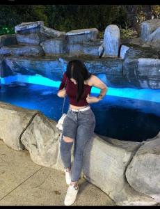 647637764: Chica busca chico en Málaga