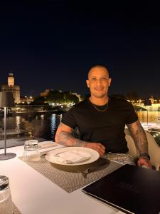 624722482: Chico busca chica en Sevilla