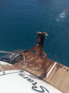 613503977: Chica busca chico en Madrid