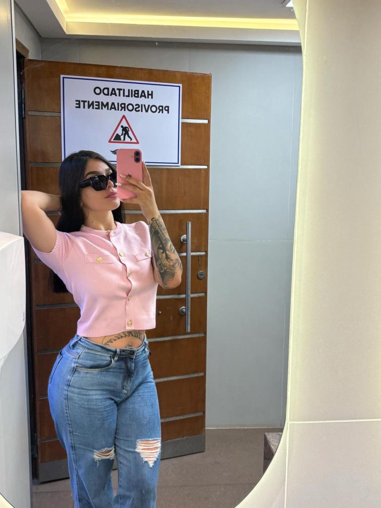 643876585: Chica busca chico en La Coruña