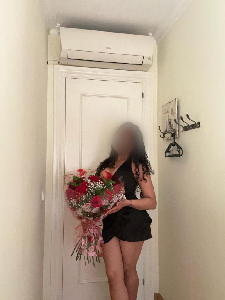 610047229: Chica busca chico en Barcelona