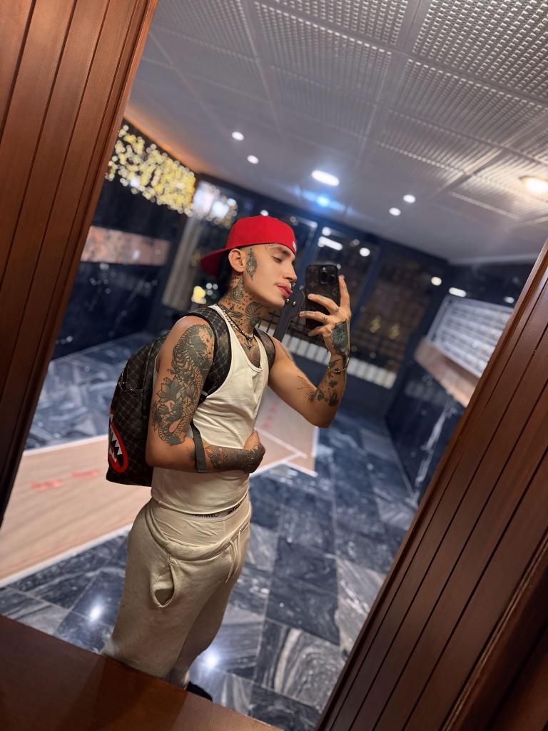 627295189: Chico busca chica en Cádiz