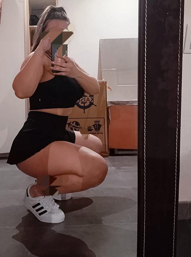 617710868: Chica busca chico en Barcelona