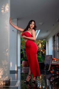 931416396: Chica busca chico en Barcelona