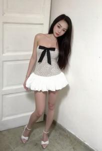 697964418: Chica busca chico en Madrid