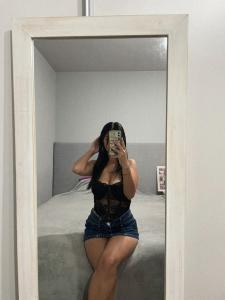 633691368: Chica busca chico en Sevilla