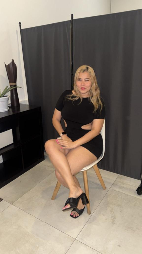 607024370: Chica busca chico en Barcelona