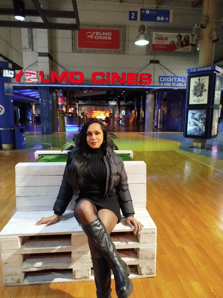 692477102: Transexual en Madrid