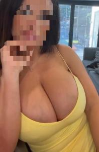 631369065: Chica busca chico en Barcelona