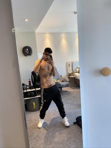 Chico busca chica en Huelva: 