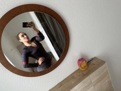 625488903: Chica busca chico en Madrid