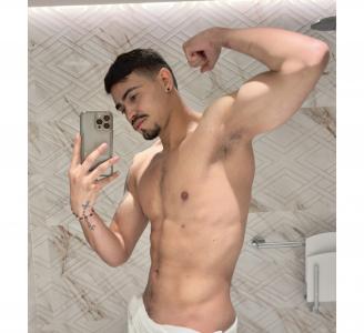 Chico busca chica en Granada: 