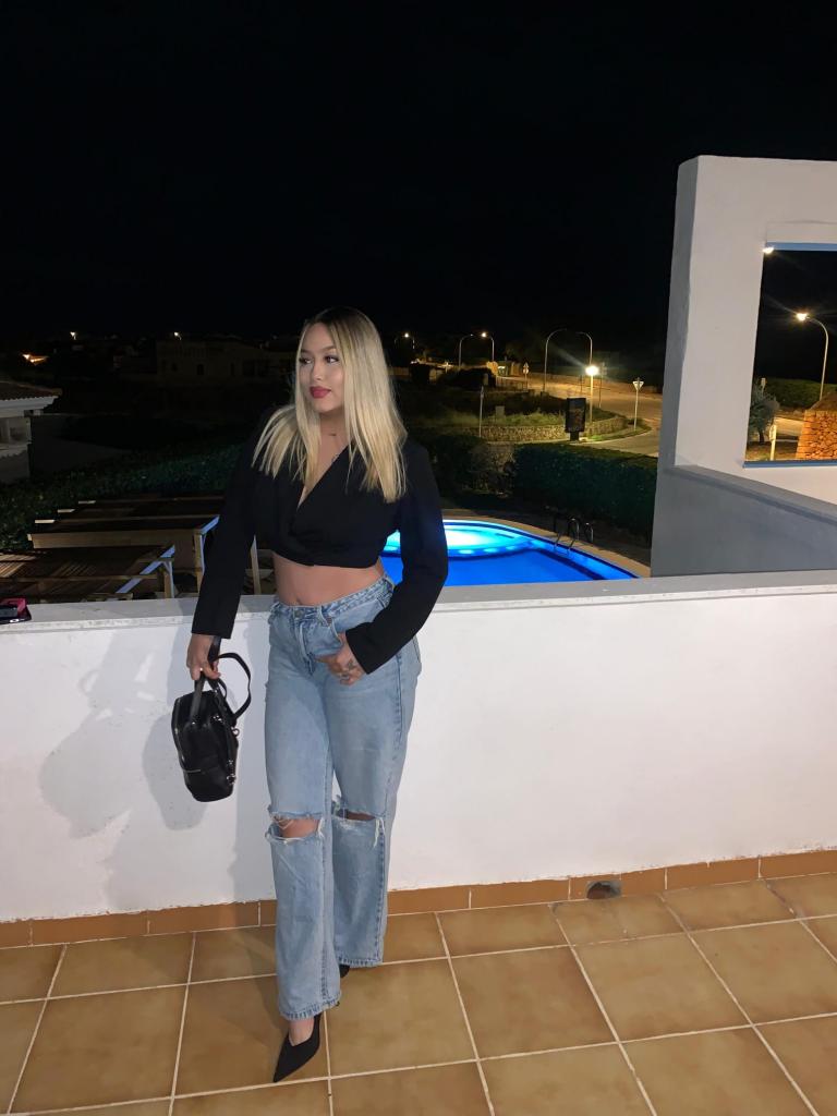 Chica busca chico en Valencia: Chica busca chico