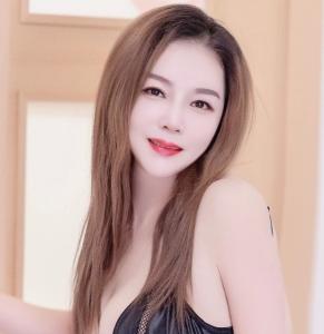 658956495: Chica busca chico en Málaga