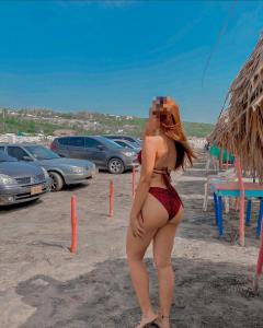 631365878: Chica busca chico en La Coruña